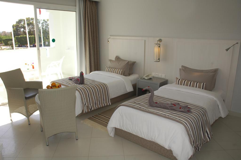 Djerba Plaza Thalasso & Spa Triffa Exterior photo
